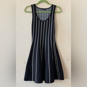 NWOT Small Knit Form Fitting SOLOISTE Big Round Floating Skirt Size S